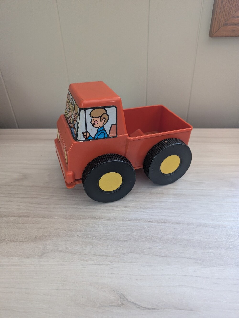 Vintage Tupperware "Pick-Em-Up" Toy Truck